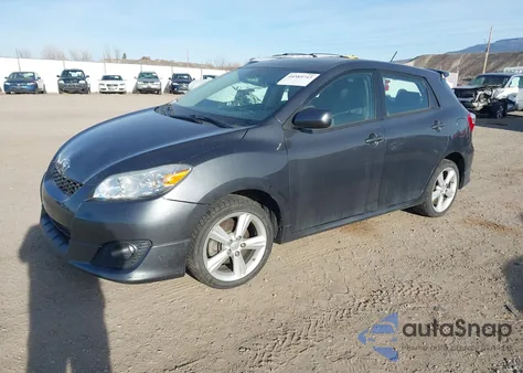 2010 Toyota Matrix S z USA, uszkodzony, nr VIN 2T1LE4EE2AC018887